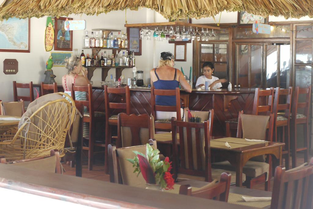 Green Parrot Beach Houses And Resort Placencia Eksteriør bilde