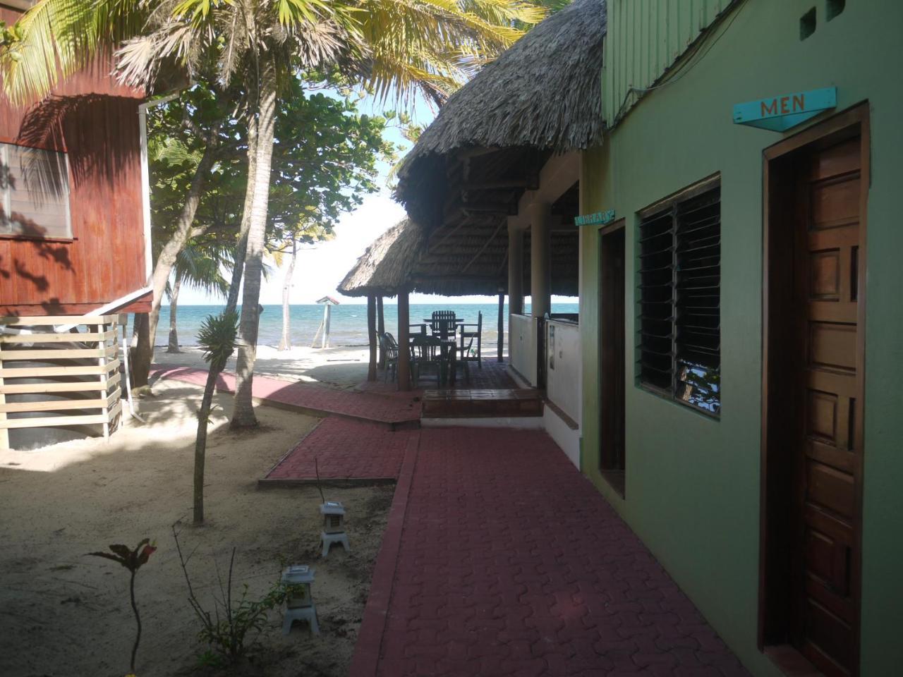 Green Parrot Beach Houses And Resort Placencia Eksteriør bilde