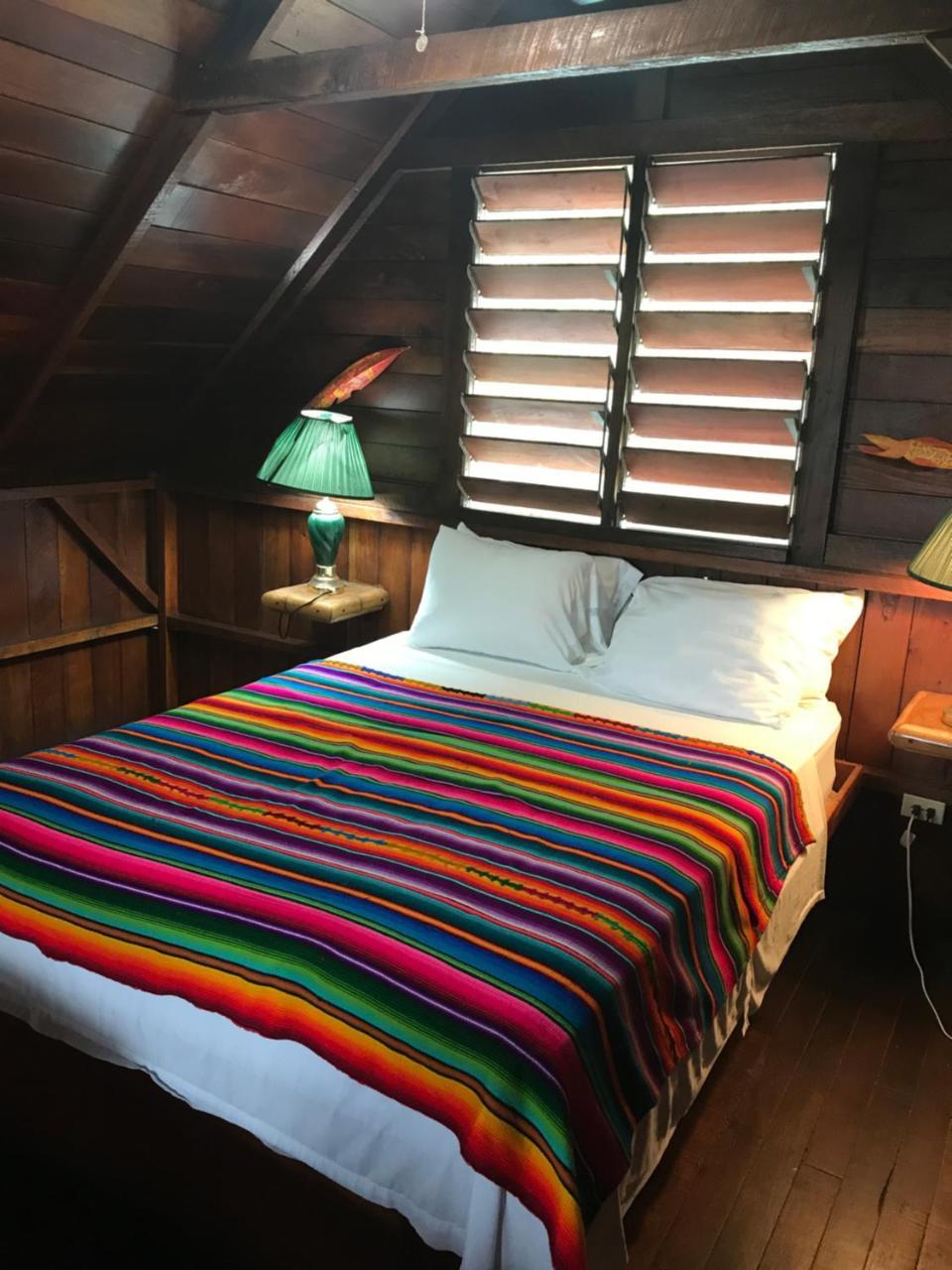 Green Parrot Beach Houses And Resort Placencia Eksteriør bilde